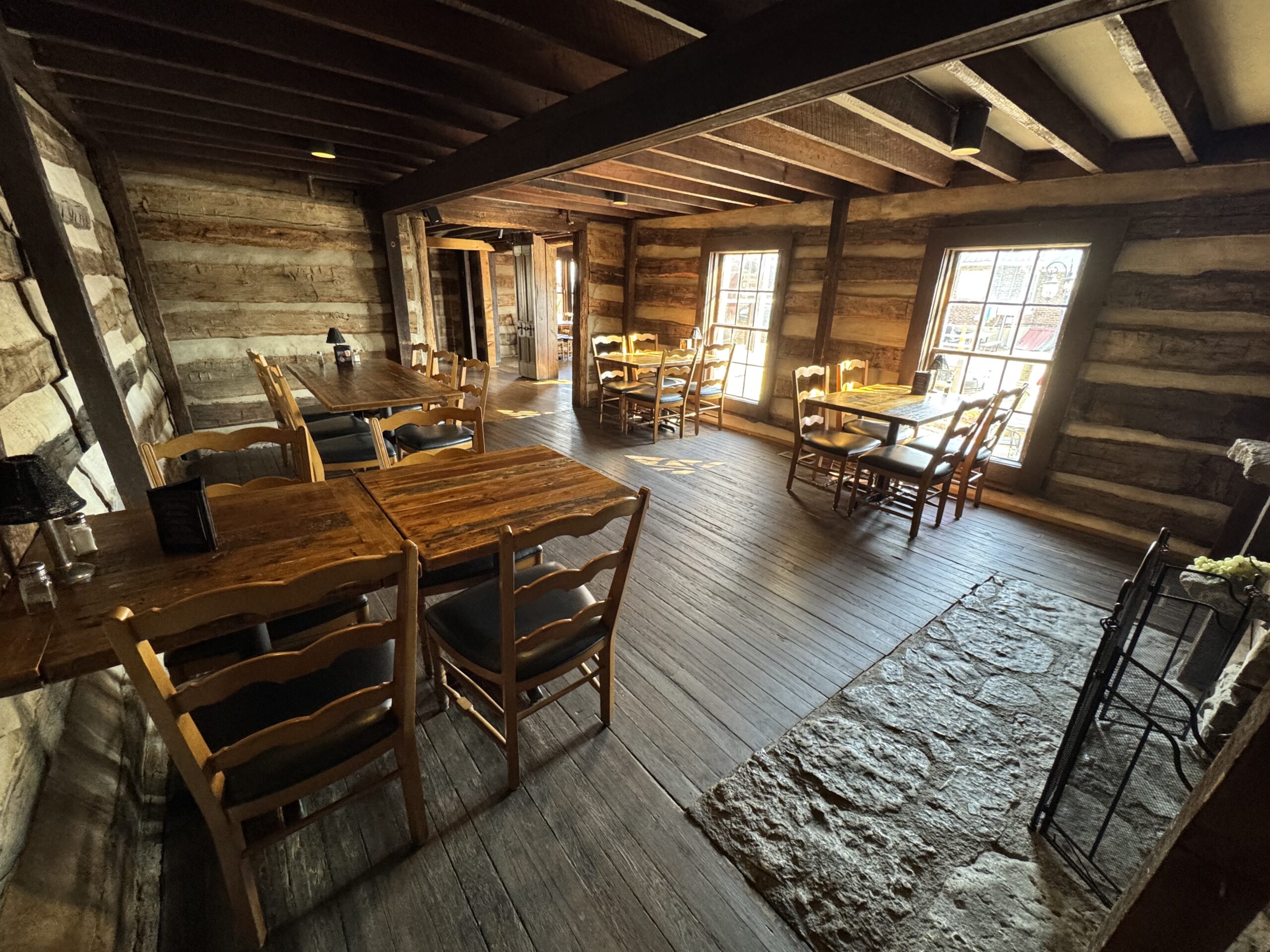 Kimmswick The Old House Dinning Rooms
